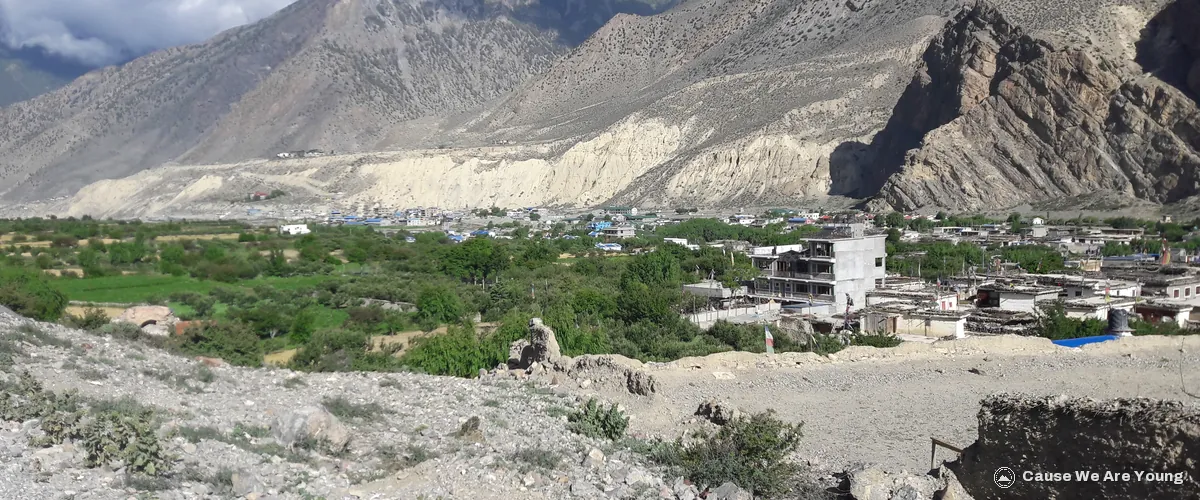 Jomsom below the arid mountains of Mustang